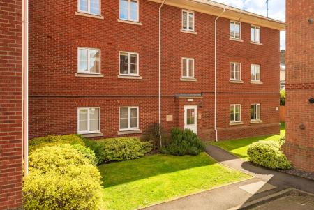 Flat Arnhem Road in Newbury