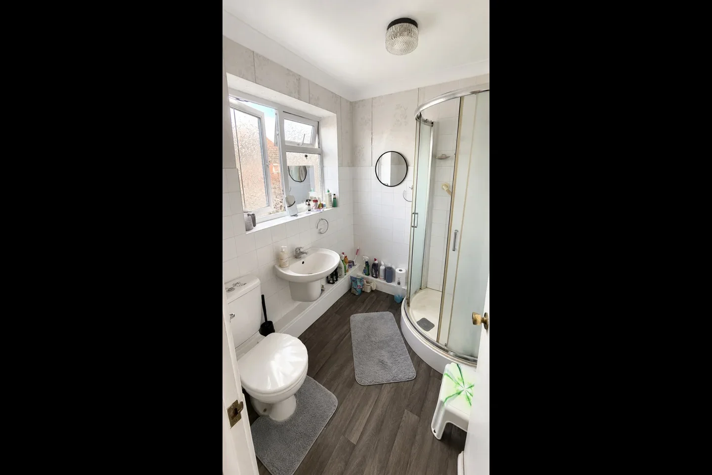 Room Laburnum Grove in Slough