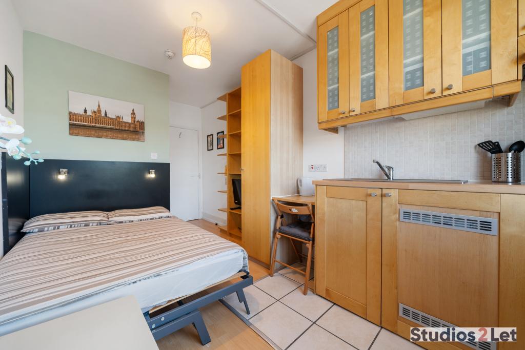 Flat Claverton Street in City of Westminster