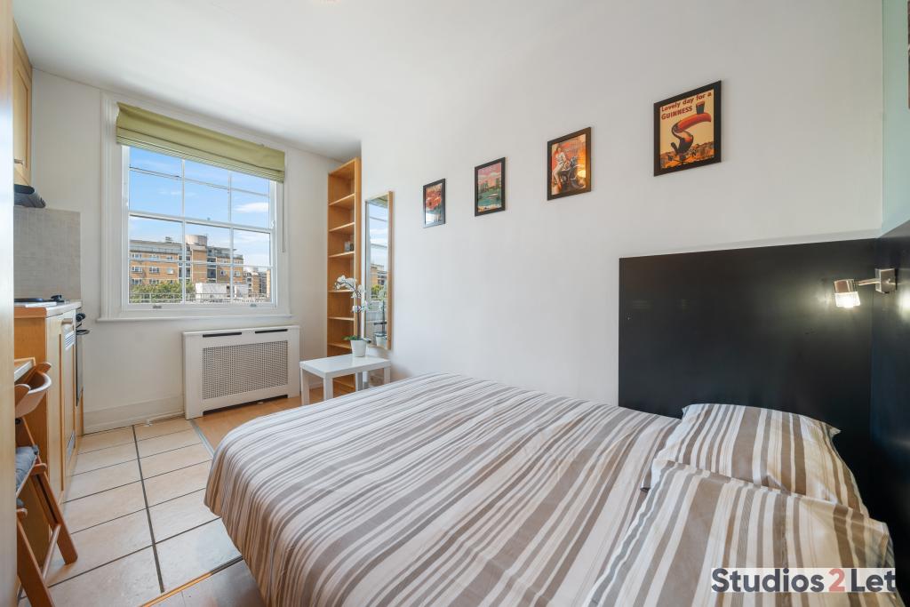 Flat Claverton Street in City of Westminster