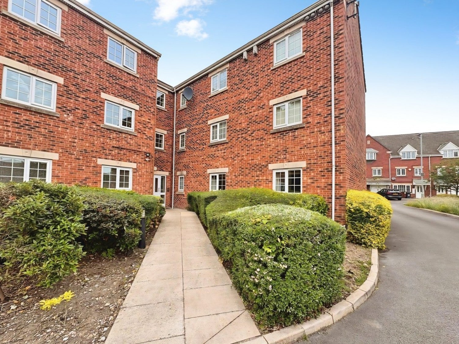 Flat Castle Lodge Way in Leeds