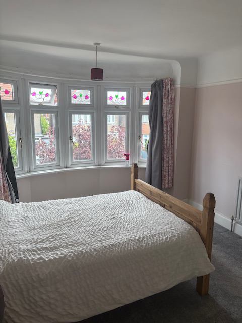 Room Pearson Avenue in Poole