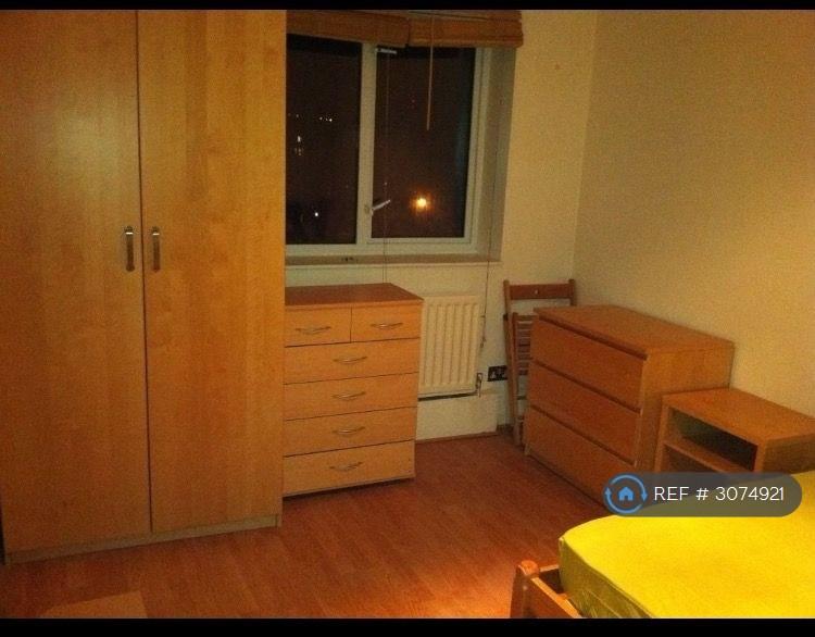 Room Aldrington Road in Greater London
