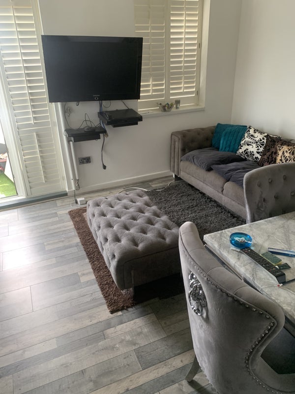 Room Estate Road in Greater London