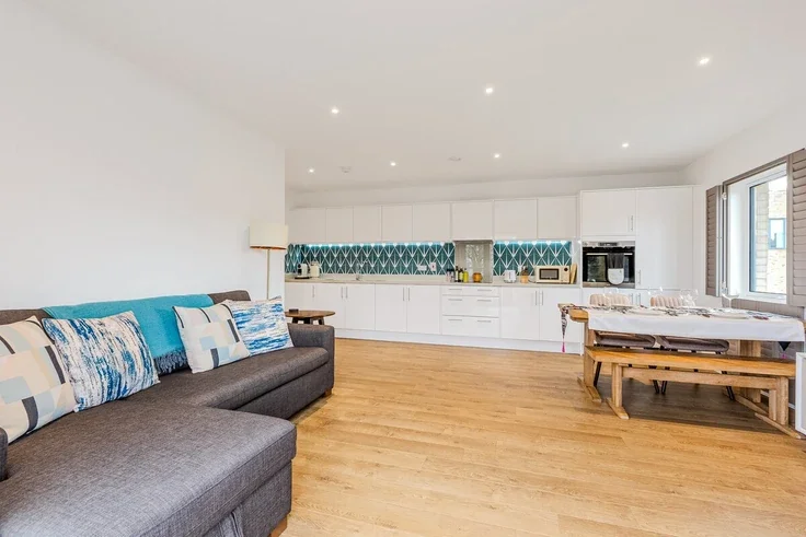 Flat Horsnell Close in Greater London
