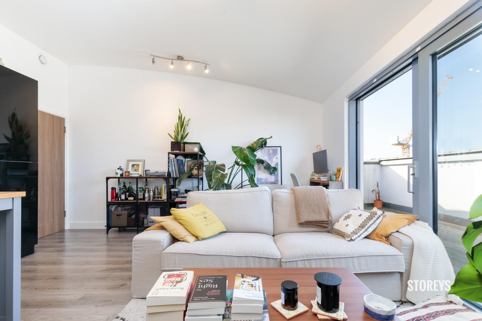 Flat Mare Street in Greater London
