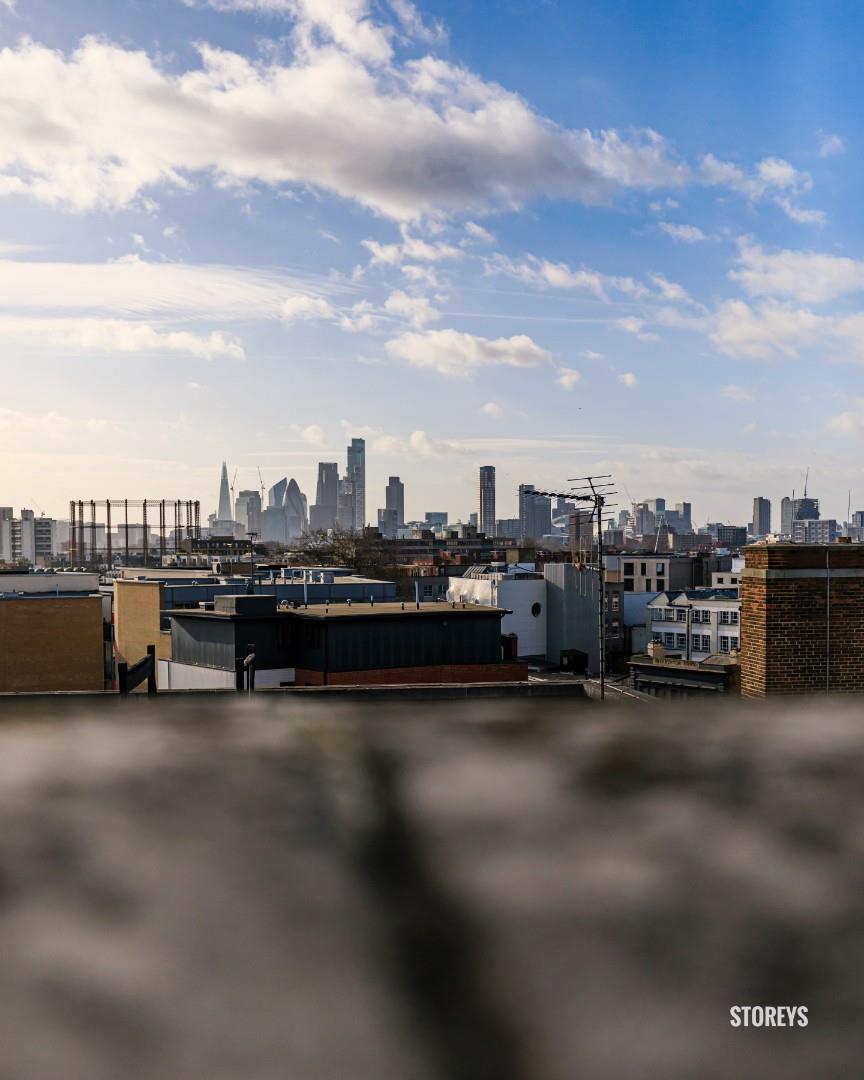Flat Mare Street in Greater London