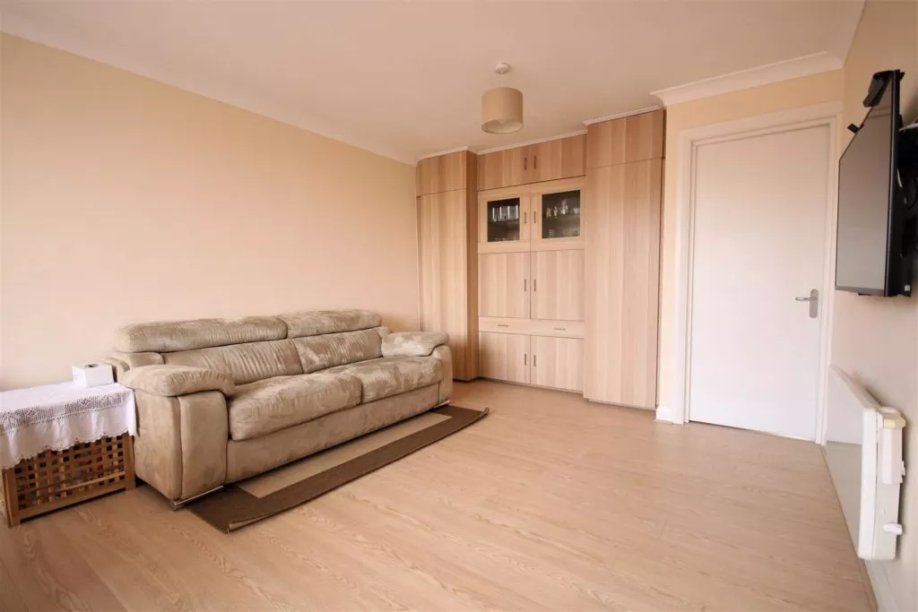 Flat Woodfield Lane in Mole Valley