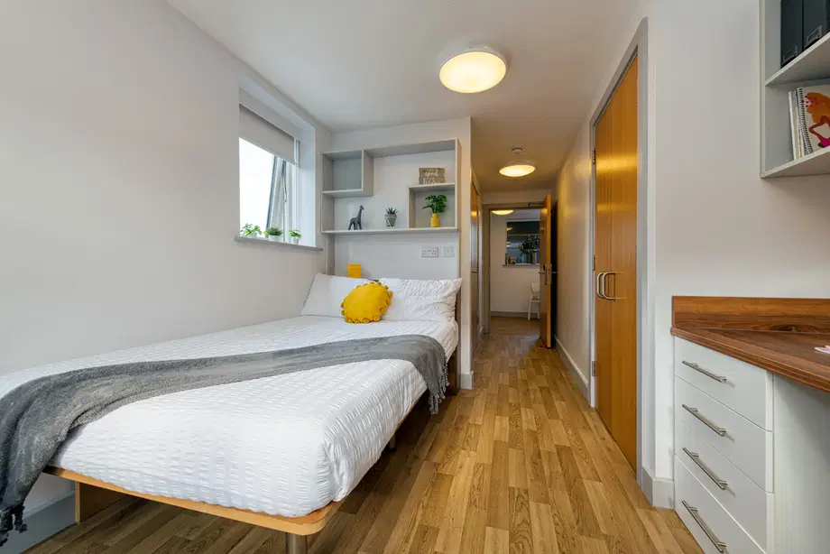 Room Crasswell Street in Portsmouth