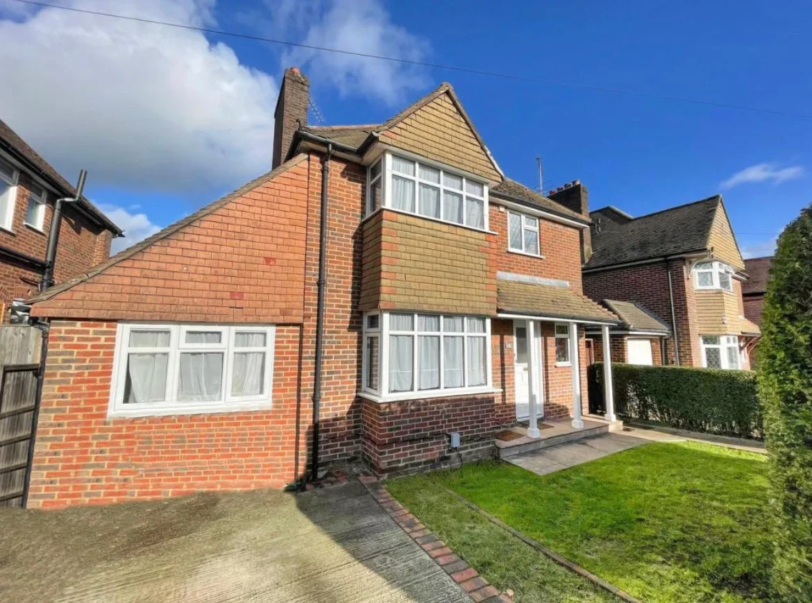 House Aldershot Road in Guildford