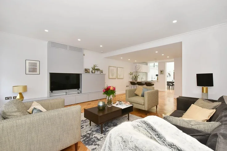 Flat Albemarle Street in City of Westminster