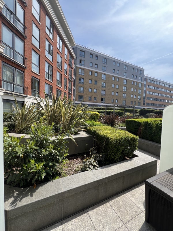 Flat Park Street in Greater London