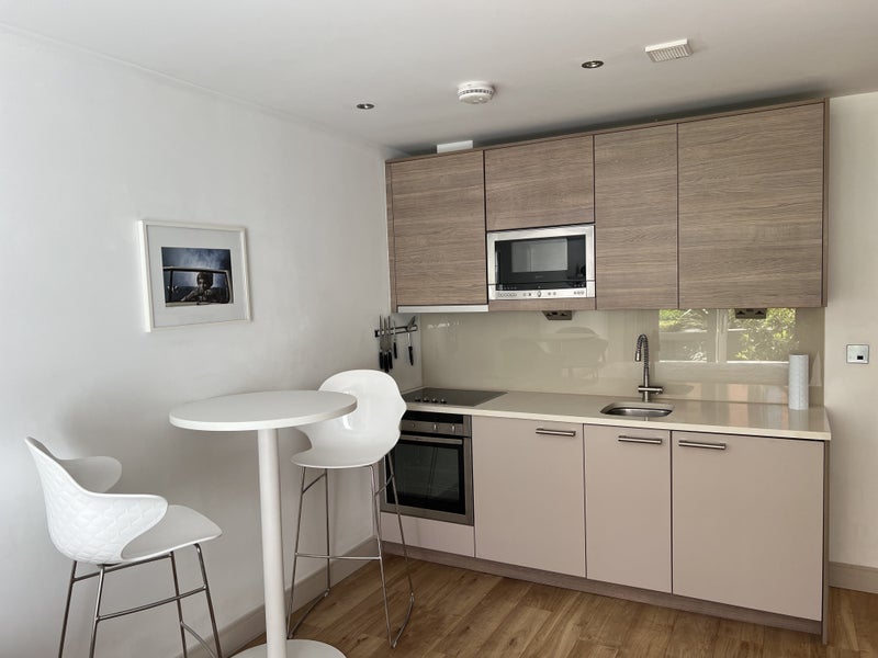 Flat Park Street in Greater London
