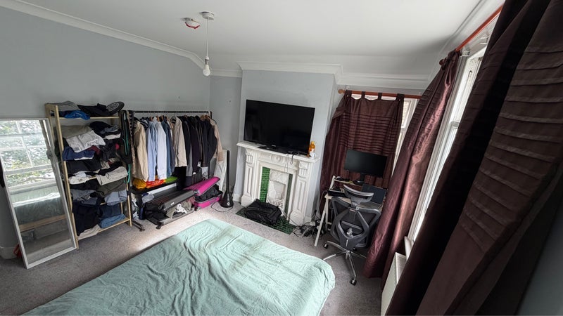 Room Kingscourt Road in Greater London