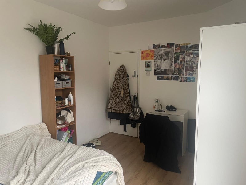 Flat Lilford Road in Greater London