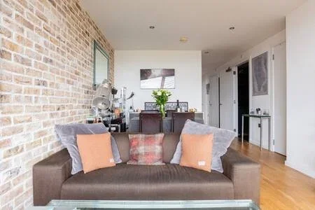 Flat Arklow Road in Greater London