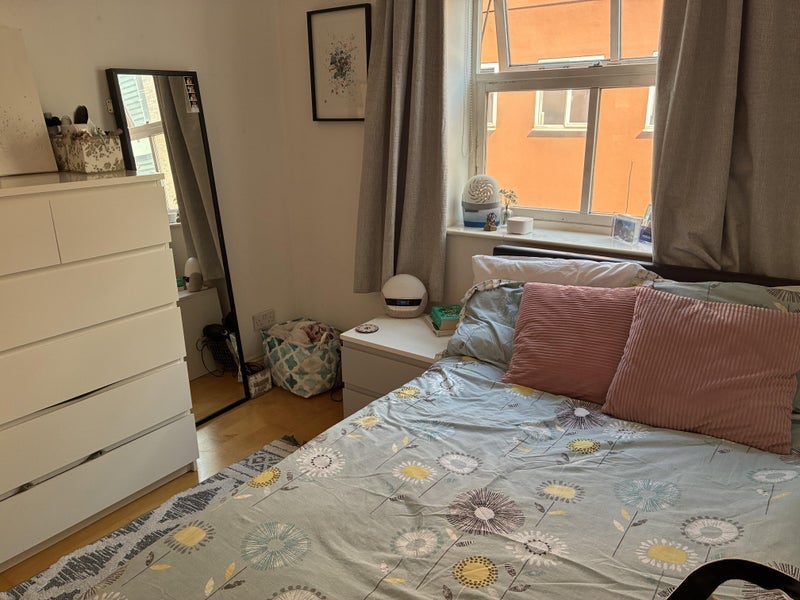 Room Morocco Street in Greater London
