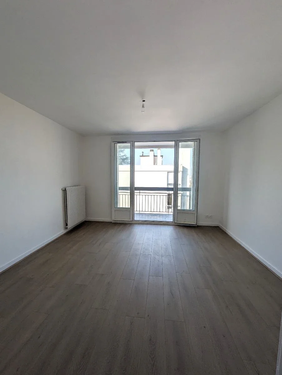 Flat Rue Antoine Lumière in Décines-Charpieu