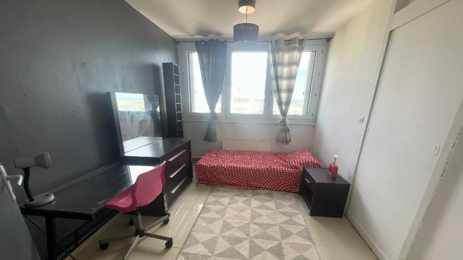 Flat Cours Émile Zola in Villeurbanne
