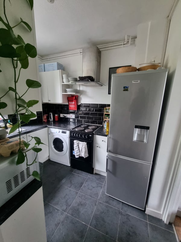 Room Harmood Place in Greater London