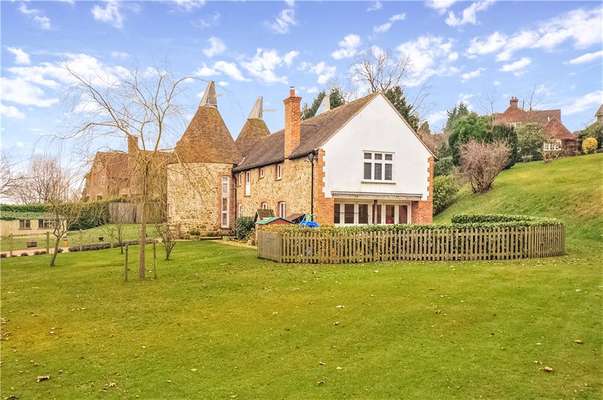 House Mapleton Road in Sevenoaks