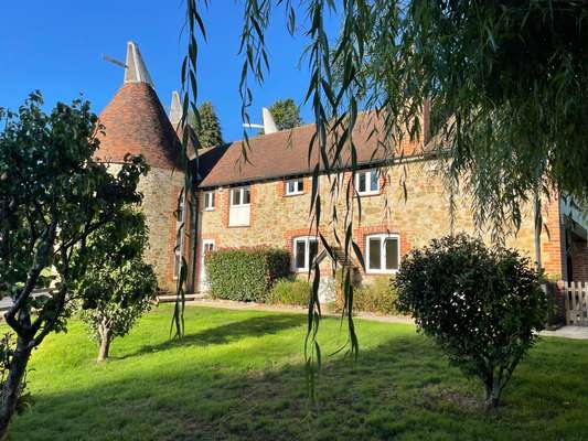 House Mapleton Road in Sevenoaks