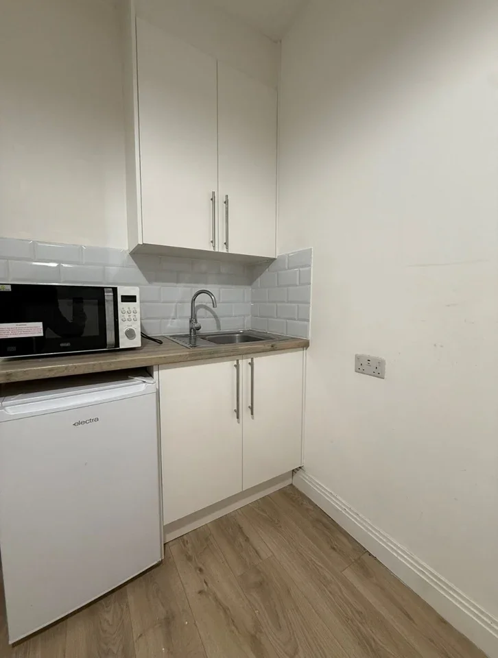 Room Granville Road in Watford