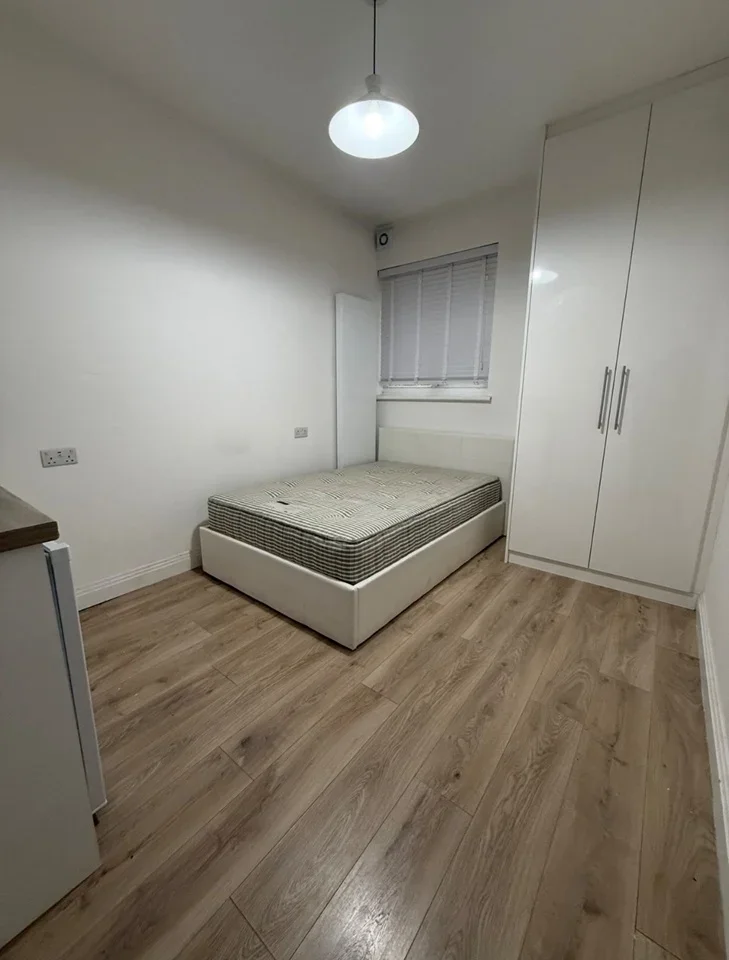 Room Granville Road in Watford
