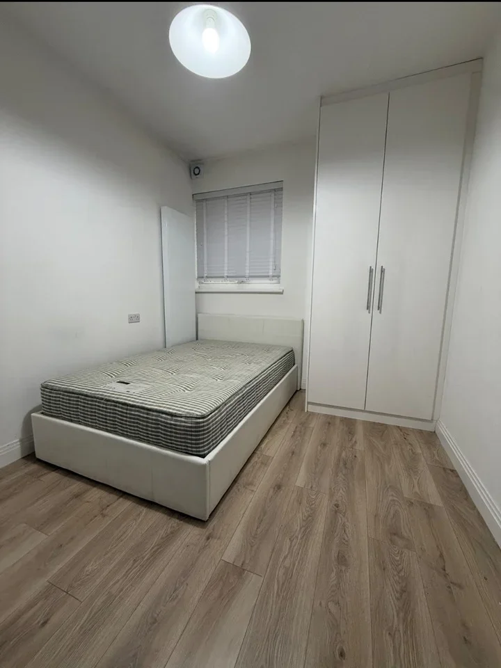 Room Granville Road in Watford