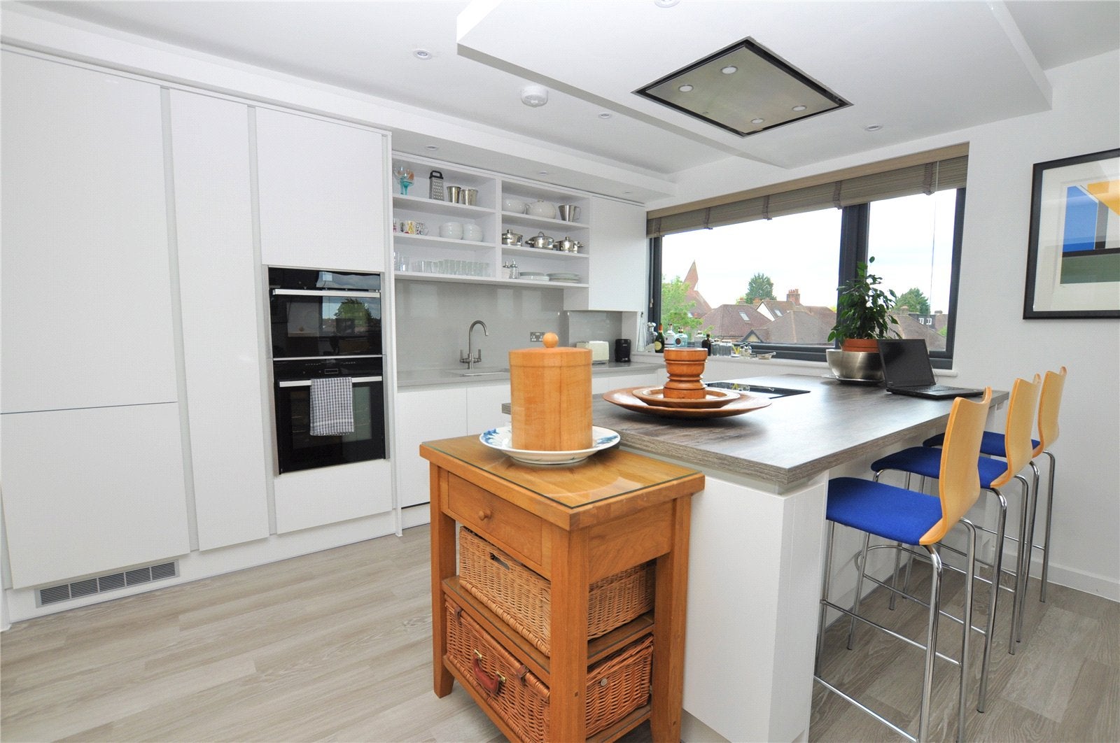 Flat Byrefield Road in Guildford