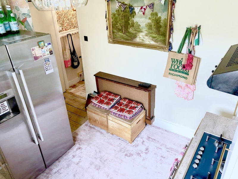 Room Tyneham Road in Greater London