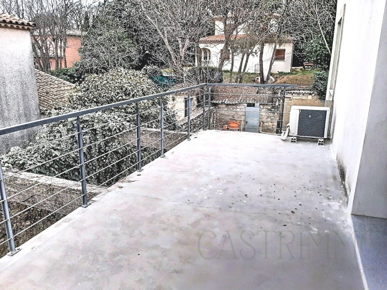 Flat Grand Rue Louis Bouis in Sussargues