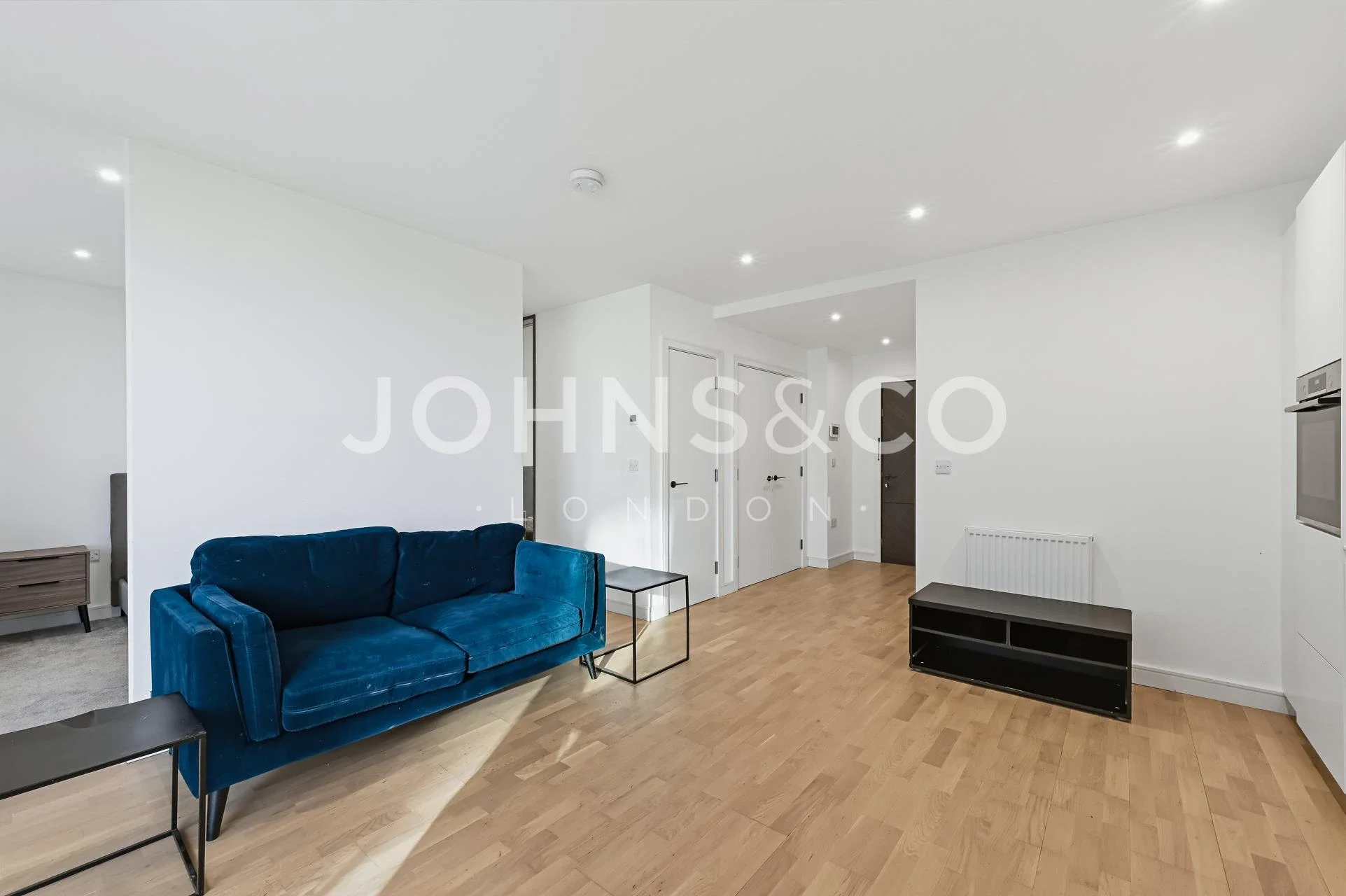 Flat Greenleaf Walk in Greater London