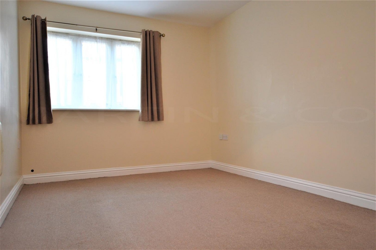 Flat Court Lodge Road in Gillingham