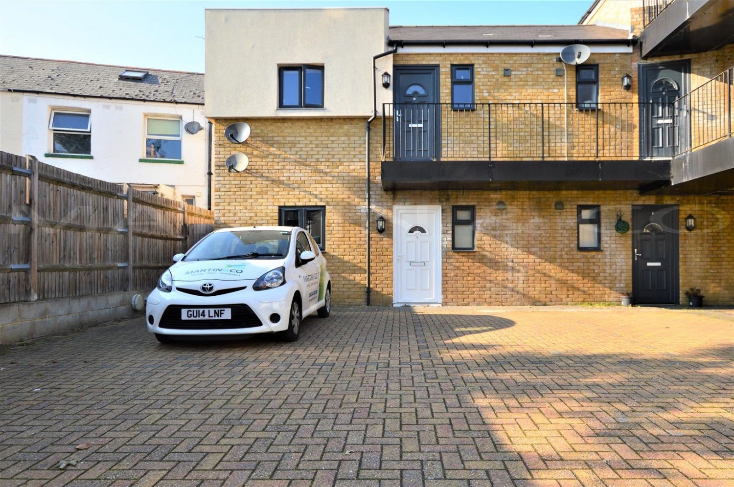 Flat Court Lodge Road in Gillingham