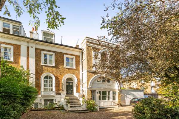 Flat Castelnau in Greater London