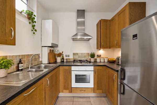 Flat Castelnau in Greater London