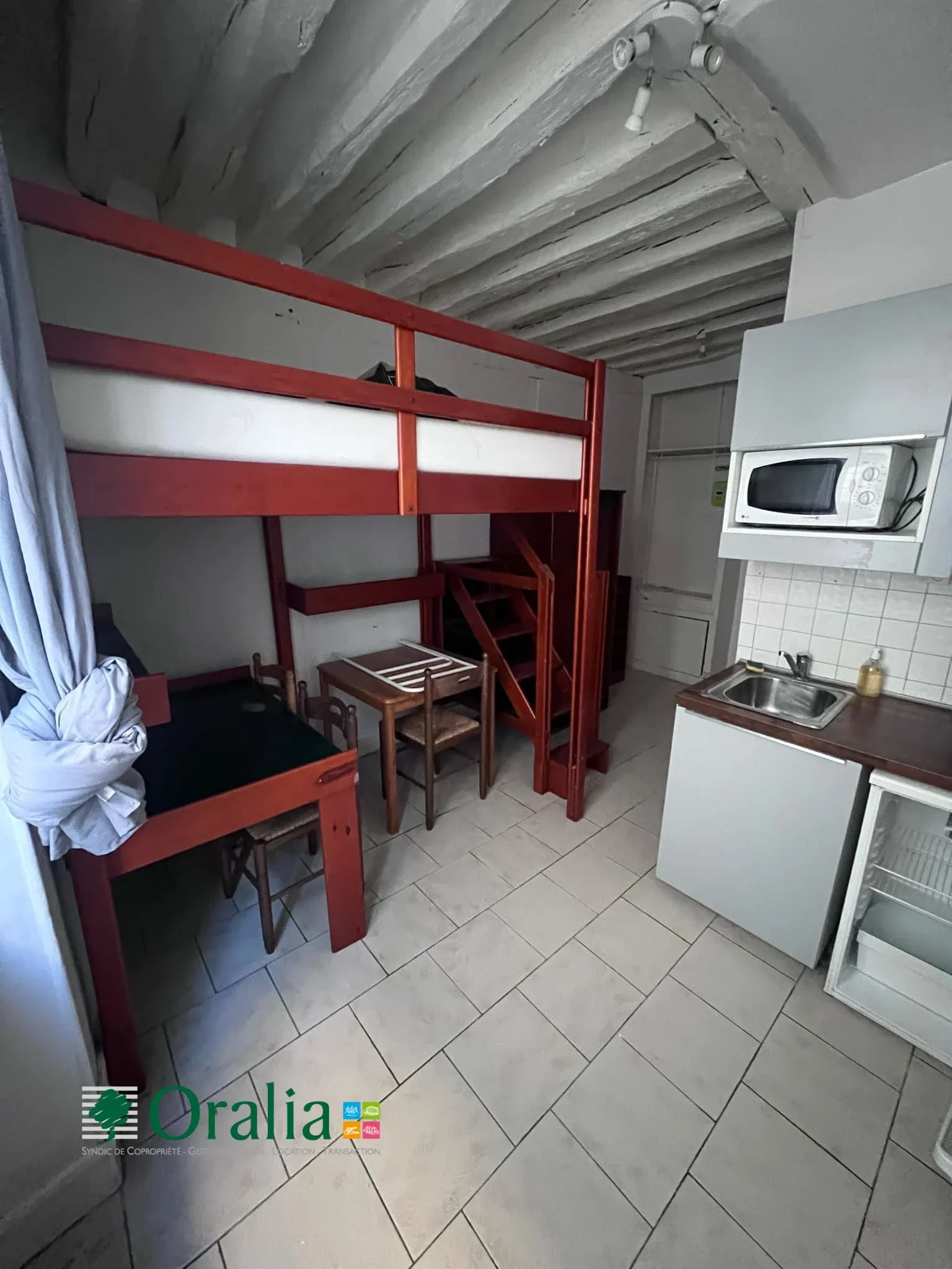 Appartement Rue Jean de Beauvais à Paris