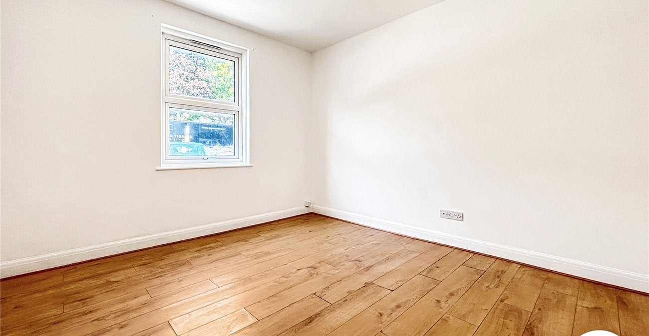 Flat Leafy Lane in Maidstone