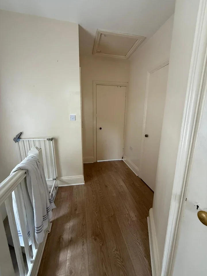 Flat Abbotts Park Road in Greater London