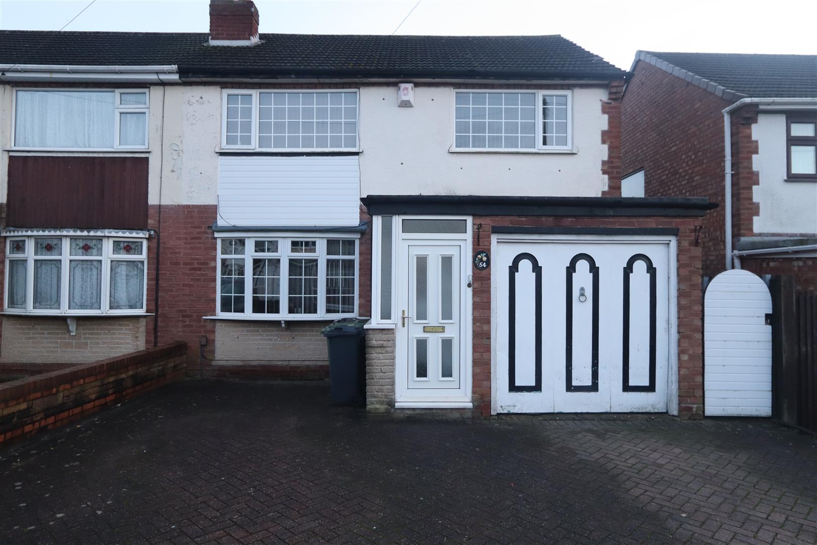 House Sandringham Avenue in Willenhall