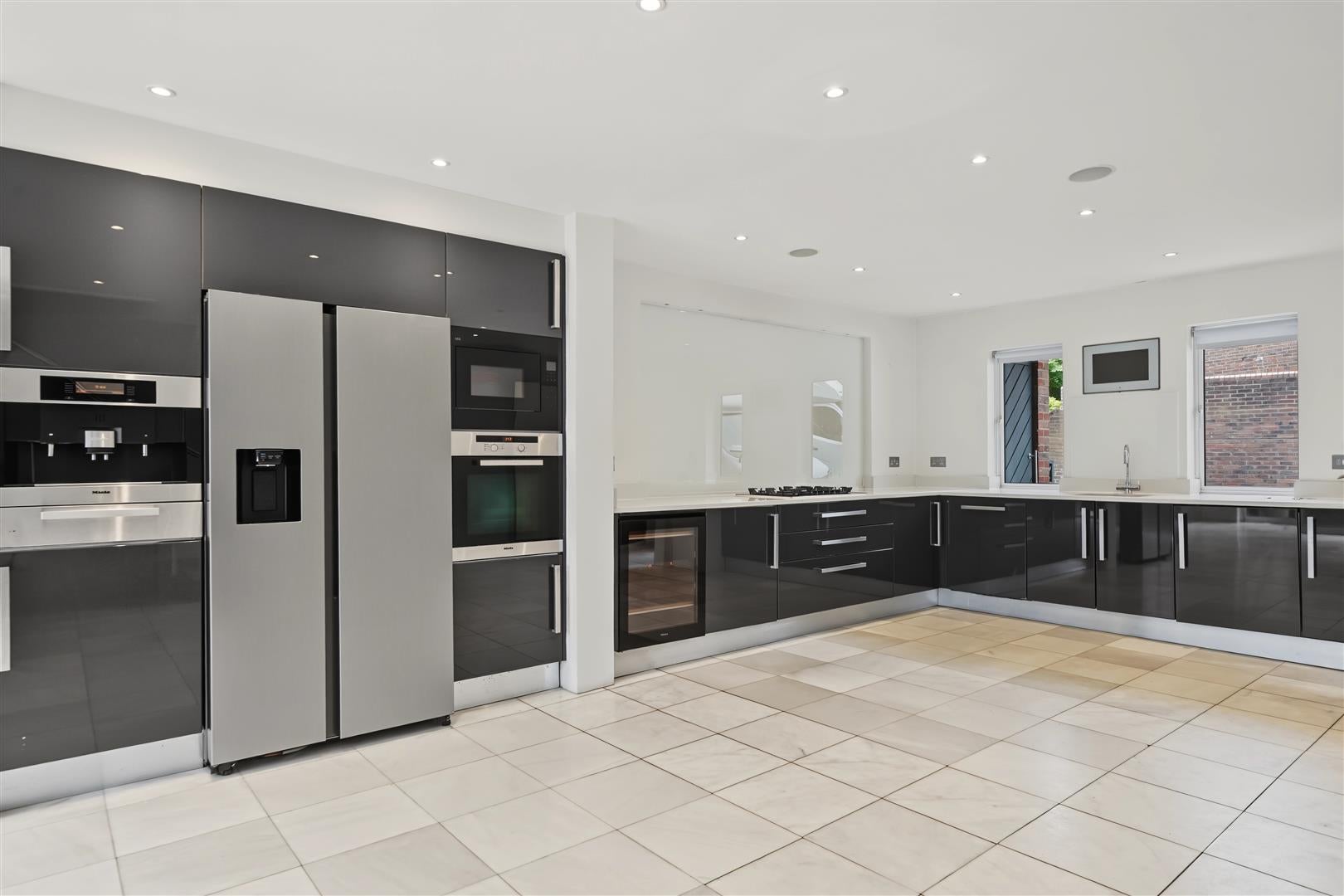 House Spencer Walk in Greater London