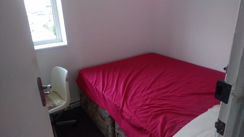 Room Gloucester Avenue in Chelmsford