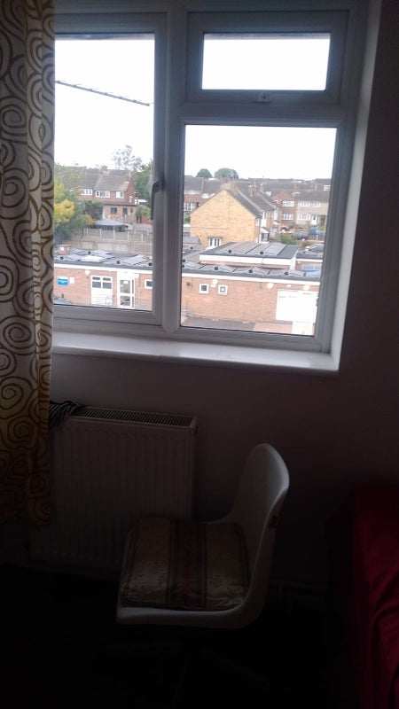 Room Gloucester Avenue in Chelmsford