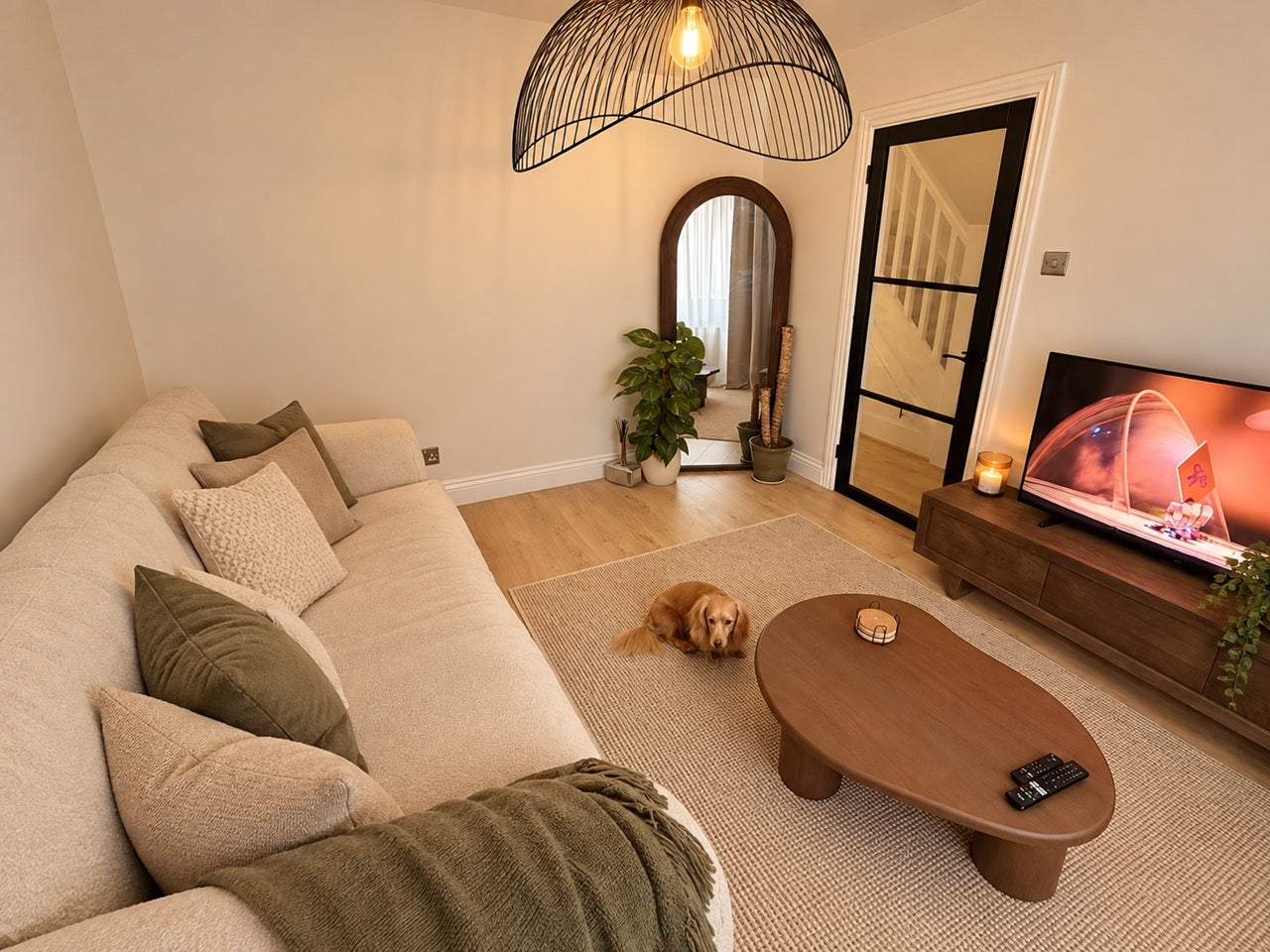 Room Rosebank Avenue in Greater London