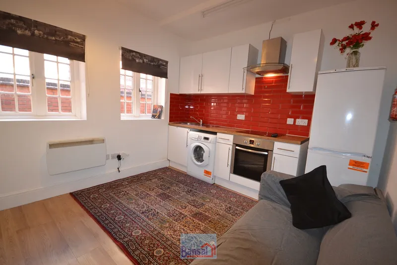 Flat Gulson Road in Coventry