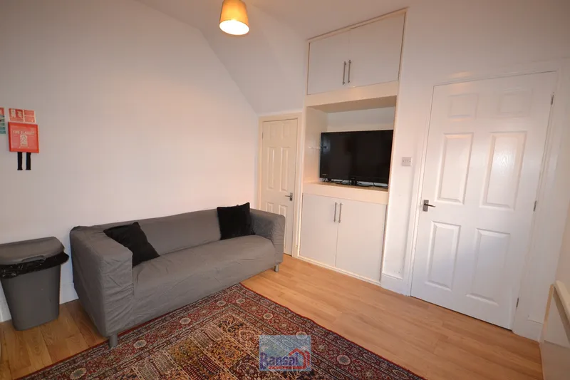 Flat Gulson Road in Coventry