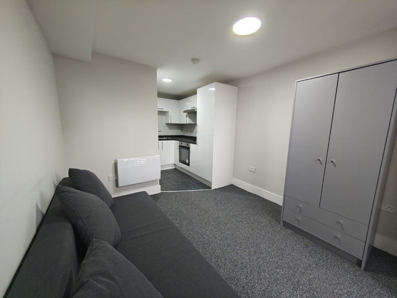 Flat Gwennyth Street in Cardiff