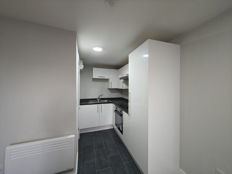 Flat Gwennyth Street in Cardiff