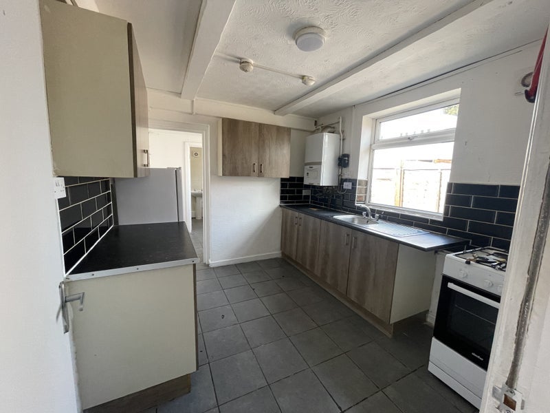 Room Toll End Road in Sandwell